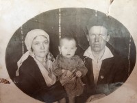 Домна Ивановна, Анна и Бронислав Яковлевич Гага, 1937 г.